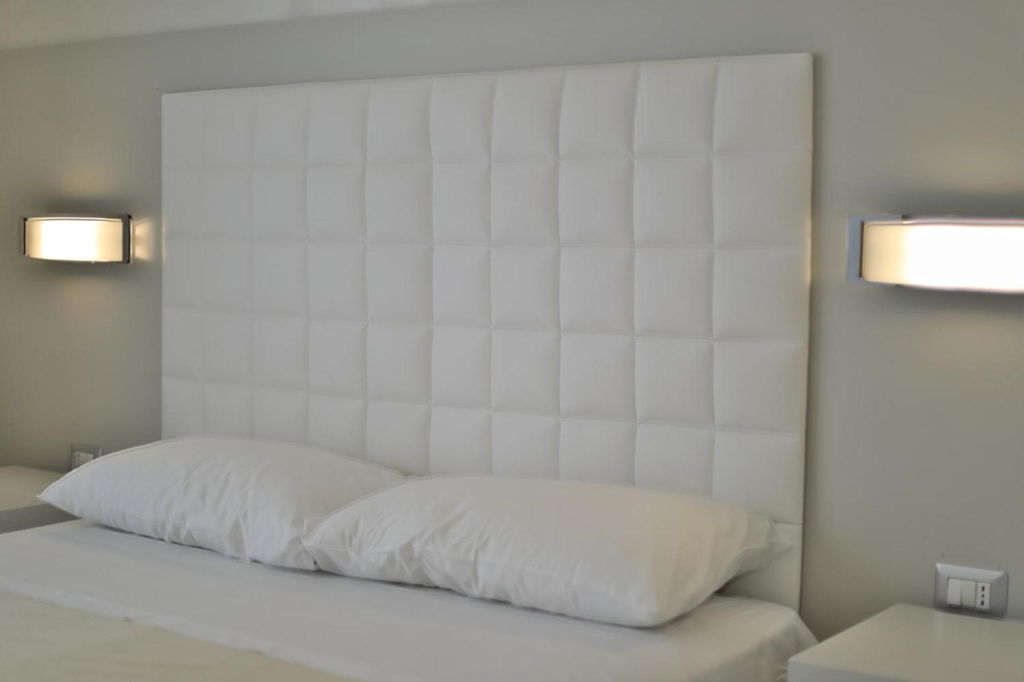 Riviera Luxury Rooms ポルト・チェザーレオ エクステリア 写真