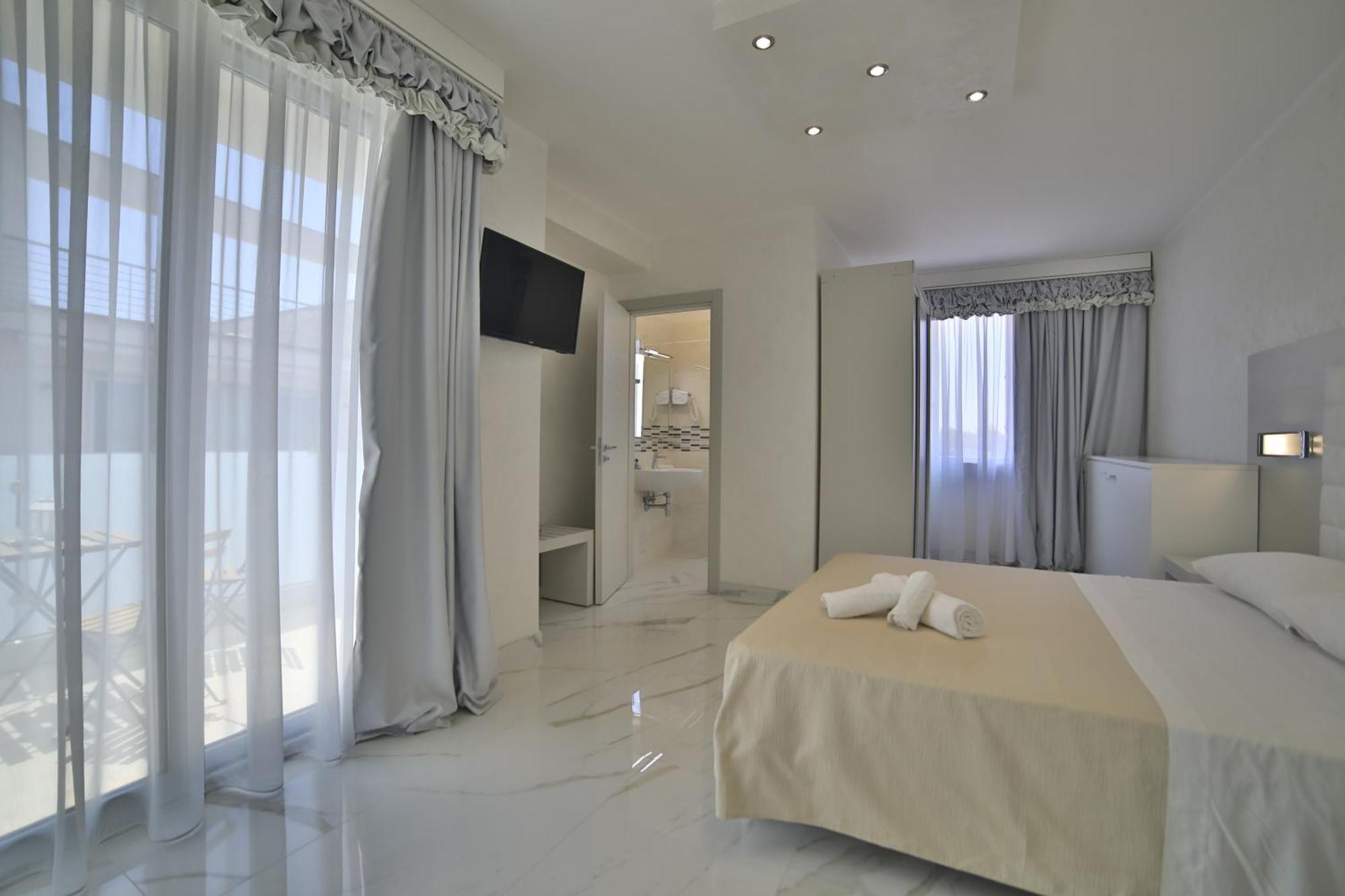 Riviera Luxury Rooms ポルト・チェザーレオ エクステリア 写真